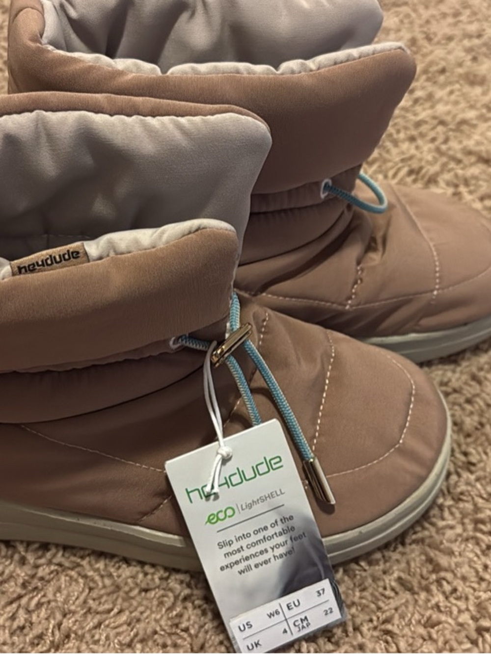 Hey Dude Tan Puffer women’s Boots with Aqua Drawcord
